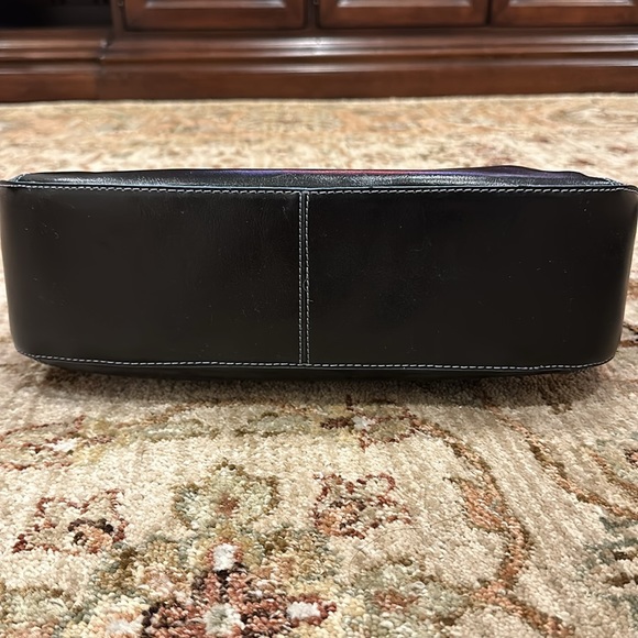 Liz Claiborne Shoulder Bag - Picture 4 of 11